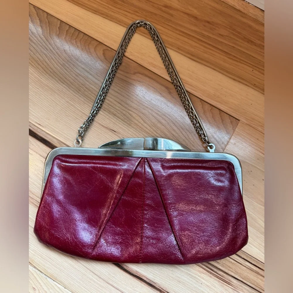 Elegant Red Leather Clutch - Picture 3 of 4